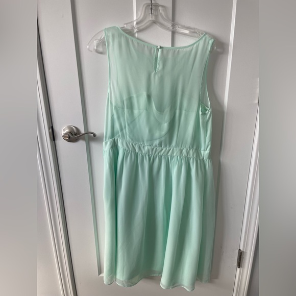 Tevolio Bridesmaid Dress - Picture 2 of 5